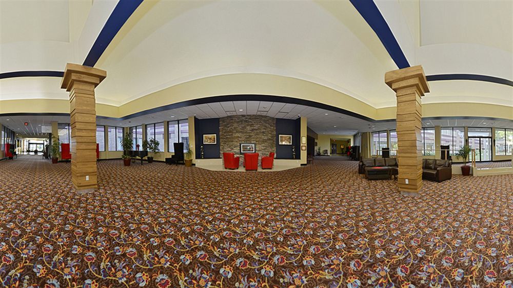 Causeway Bay Hotel Лансинг Екстер'єр фото
